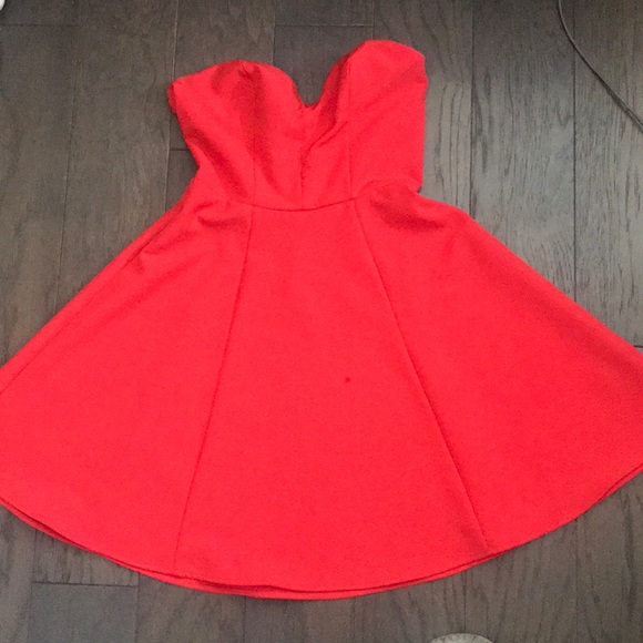 H&M RED DRESS - Picture 2 of 8